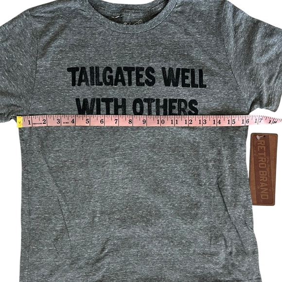 Retro Brand Women’s Graphic Tailgate T-Shirt S - Picture 3 of 7